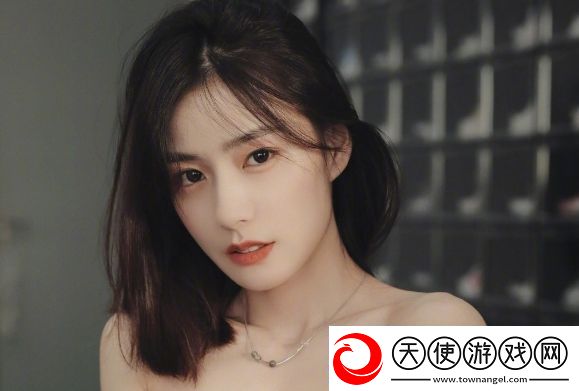 器材室轮J4窥探欲望网友：人性深处总有无法言说的秘密！