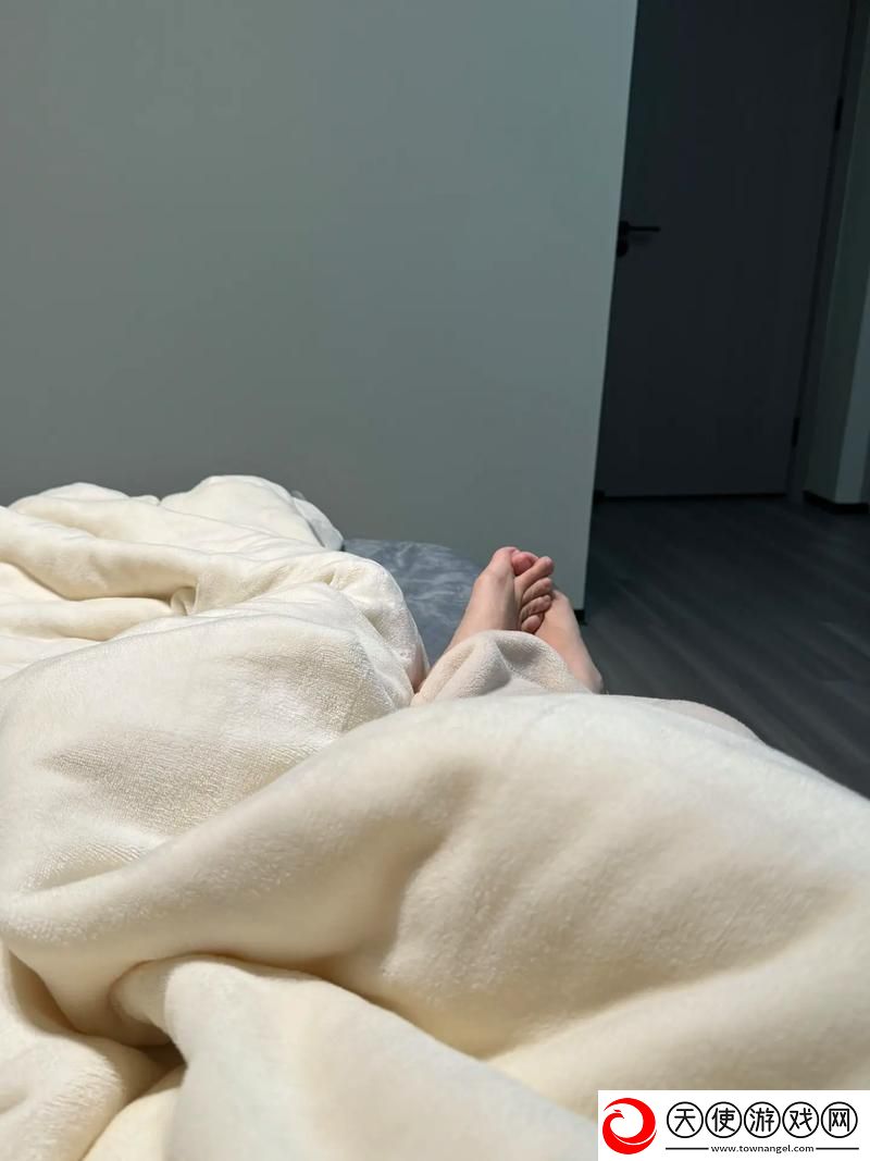 适合晚上一个人躲在被窝的-网友：温暖与孤独的完美结合